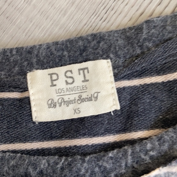 PST top - Picture 3 of 4